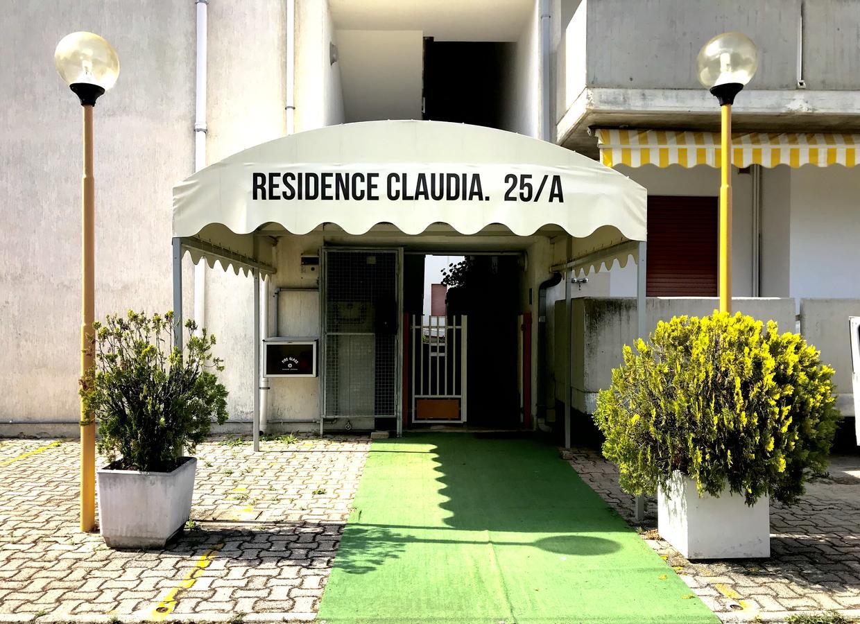 Claudia Residence Альба-Адріатіка Екстер'єр фото